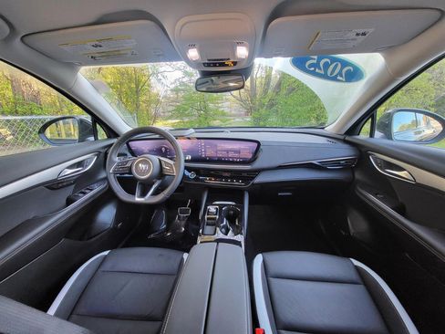 Used 2025 Buick Envision Sport Touring AWD/4WD image 13