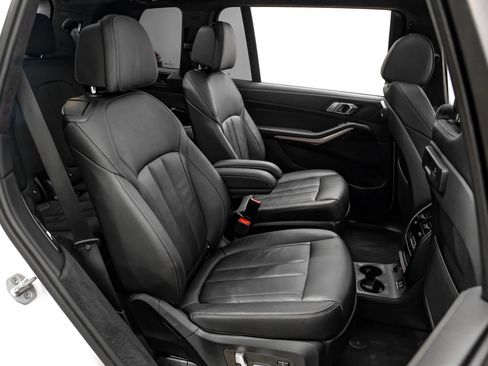 Used 2022 BMW X7 xDrive40i w/ M Sport Package AWD/4WD image 30