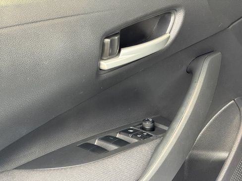 Used 2021 Toyota Corolla LE FWD image 22