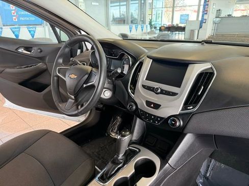 Used 2017 Chevrolet Cruze LS image 24