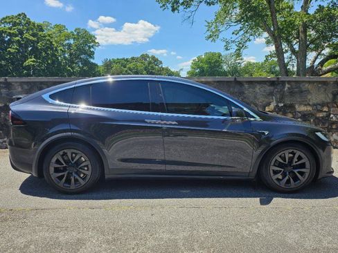 Used 2023 Tesla Model X AWD/4WD image 10