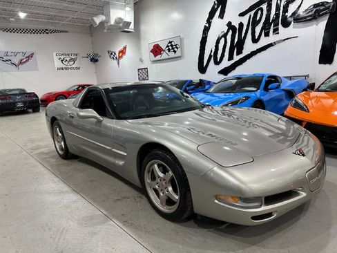 Used 2000 Chevrolet Corvette Coupe w/ Memory Pkg image 23