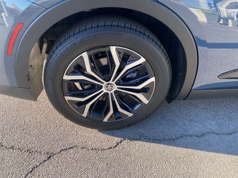 Used 2026 Toyota Crown Limited image 6