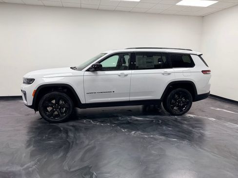 New 2026 Jeep Grand Cherokee L Limited AWD/4WD image 3