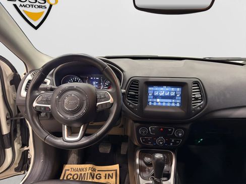 Used 2019 Jeep Compass Latitude image 10