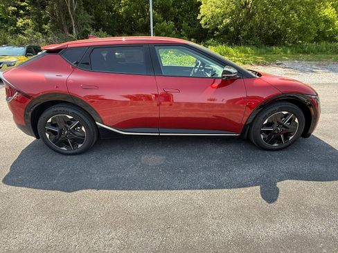 New 2025 Kia EV6 Wind image 4