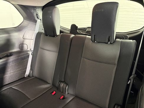 Used 2019 Nissan Pathfinder SV AWD/4WD image 29