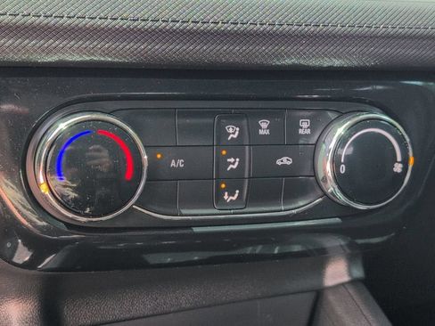 Used 2024 Chevrolet TrailBlazer LT AWD/4WD image 22
