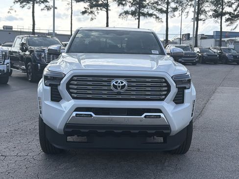 Used 2025 Toyota Tacoma Limited AWD/4WD image 6