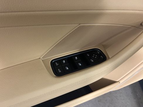 Certified 2023 Porsche Panamera 4 Platinum Edition image 27
