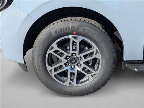 New 2026 Ford Expedition Active image 16