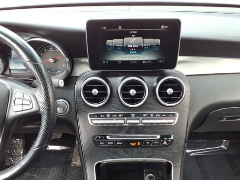 Used 2019 Mercedes-Benz GLC 350e 4MATIC image 15