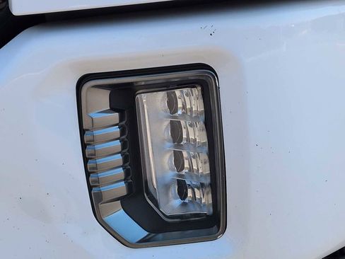 Used 2020 GMC Sierra 2500 AT4 w/ AT4 Premium Package AWD/4WD image 12