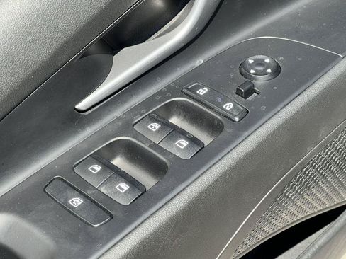 Used 2023 Hyundai Elantra SEL FWD image 11