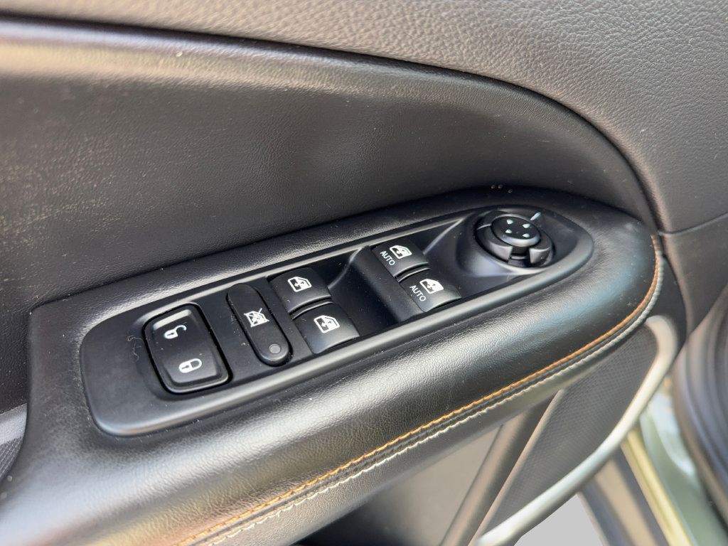 Used 2018 Jeep Compass Latitude w/ Popular Equipment Group AWD/4WD image 14