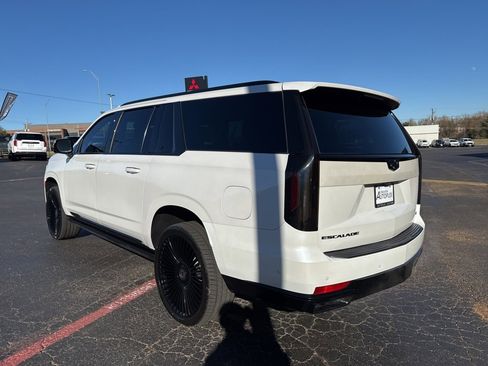 Used 2023 Cadillac Escalade ESV Premium Luxury w/ Performance Package image 8