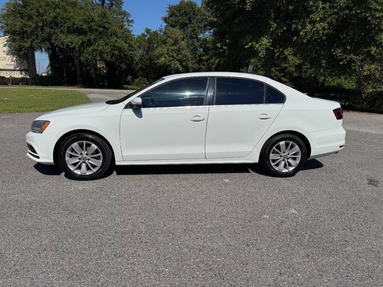 Used 2016 Volkswagen Jetta SE FWD image 3