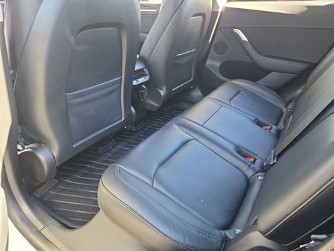 Used 2022 Tesla Model Y Performance image 19