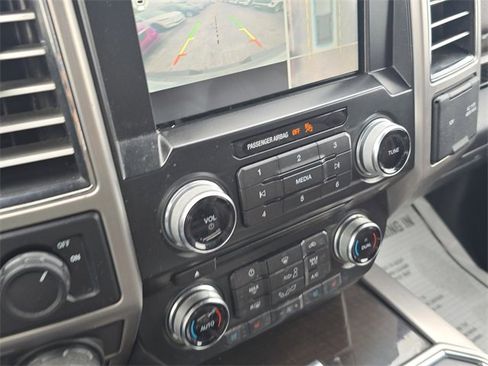 Used 2017 Ford F150 Platinum w/ Equipment Group 701A Luxury image 28