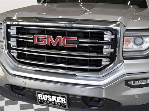 Used 2018 GMC Sierra 1500 SLT image 16