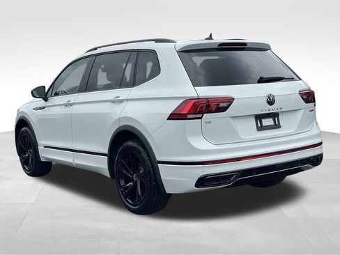 Certified 2024 Volkswagen Tiguan SE R-Line AWD/4WD image 5