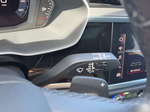 Used 2024 Audi Q3 2.0T Premium AWD/4WD image 19