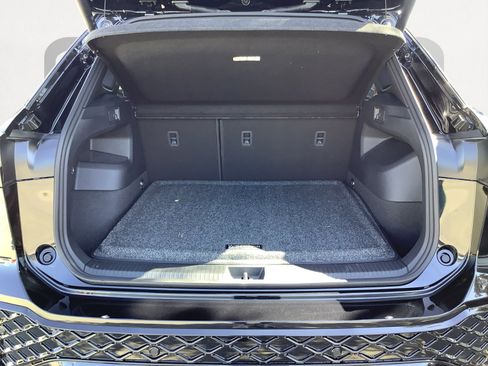 New 2026 Volkswagen Tiguan SEL R-Line AWD/4WD image 10