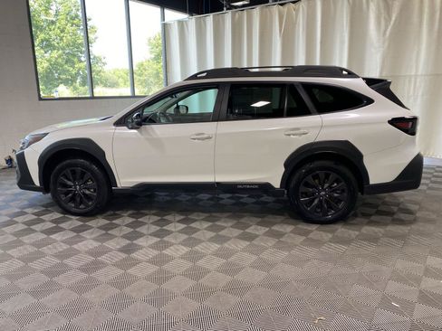 Used 2025 Subaru Outback Onyx Edition AWD/4WD image 9