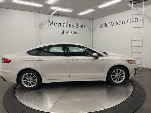 Used 2020 Ford Fusion SE image 8
