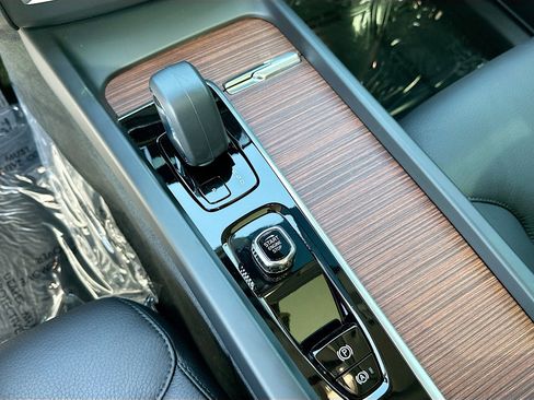 Used 2023 Volvo XC60 B5 Plus w/ Protection Package Premier image 16