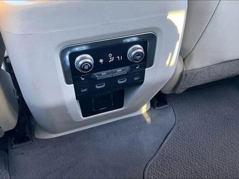 Used 2021 GMC Yukon Denali w/ Denali Premium Package image 34