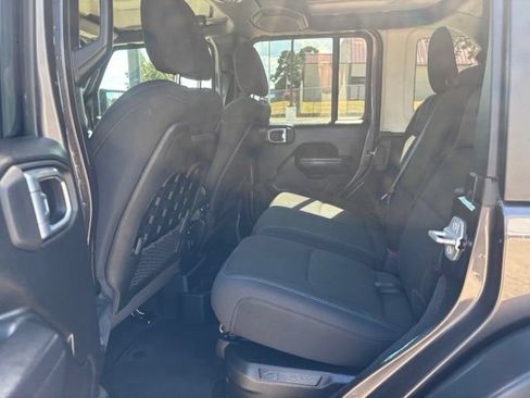 Used 2023 Jeep Wrangler Unlimited Rubicon 4xe w/ Cold Weather Group AWD/4WD image 12