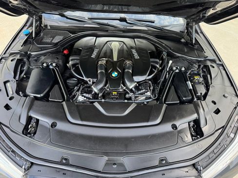 Used 2017 BMW 750i xDrive image 33