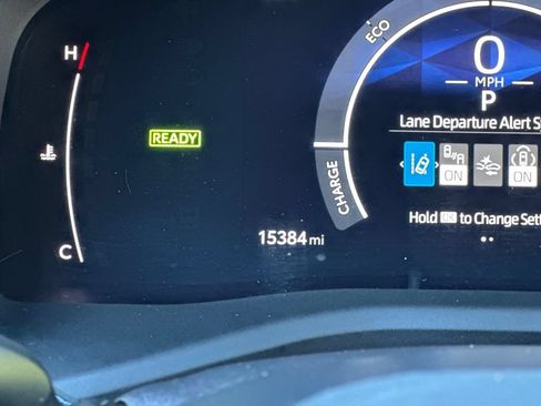 Used 2025 Toyota Camry LE w/ Convenience Package FWD image 23