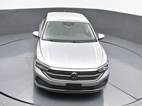 Used 2024 Volkswagen Jetta SE image 30