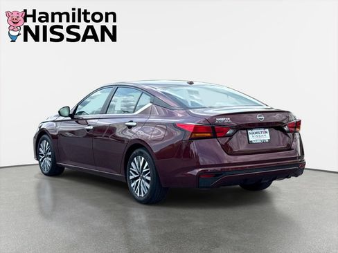 Used 2025 Nissan Altima 2.5 SV FWD image 4