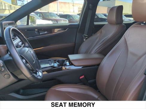 Certified 2022 Lincoln Nautilus Reserve image 22