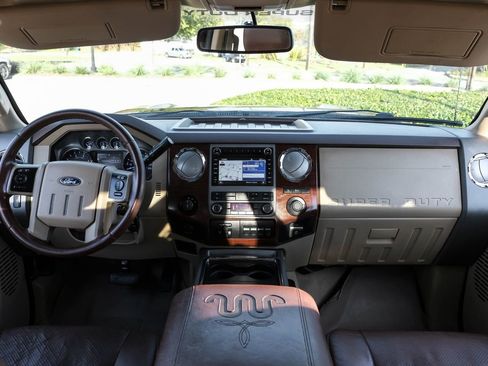 Used 2012 Ford F250 King Ranch w/ King Ranch w/Chrome Pkg image 17