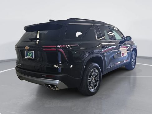 Used 2025 Chevrolet Traverse LT AWD/4WD image 3