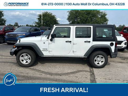 Used 2016 Jeep Wrangler Unlimited Sport w/ Connectivity Group AWD/4WD image 7