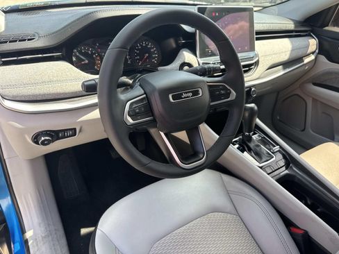 Used 2022 Jeep Compass Latitude AWD/4WD image 17