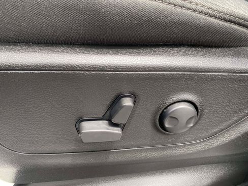 Used 2023 RAM 1500 Big Horn AWD/4WD image 15