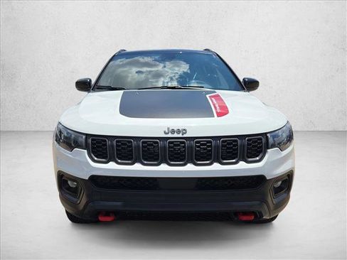 Used 2024 Jeep Compass Trailhawk AWD/4WD image 2