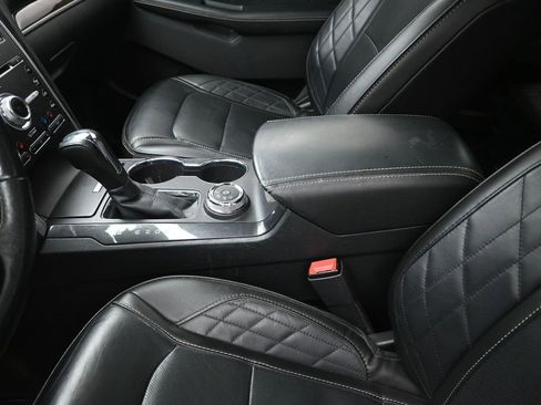 Used 2018 Ford Explorer Platinum image 21
