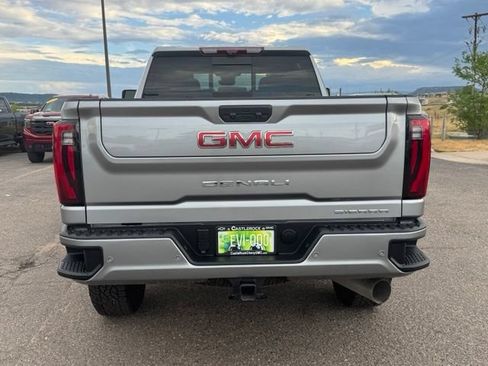 Used 2025 GMC Sierra 2500 Denali w/ Denali Reserve Package AWD/4WD image 4
