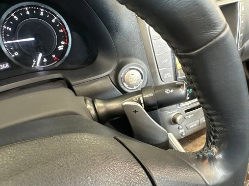 Used 2010 Lexus IS 250C w/ Luxury Pkg RWD image 10