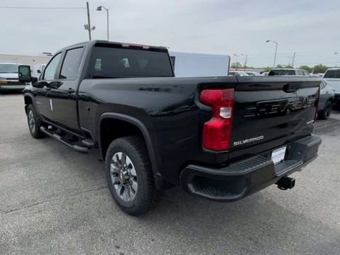Used 2025 Chevrolet Silverado 2500 Custom w/ Custom Value Package AWD/4WD image 8
