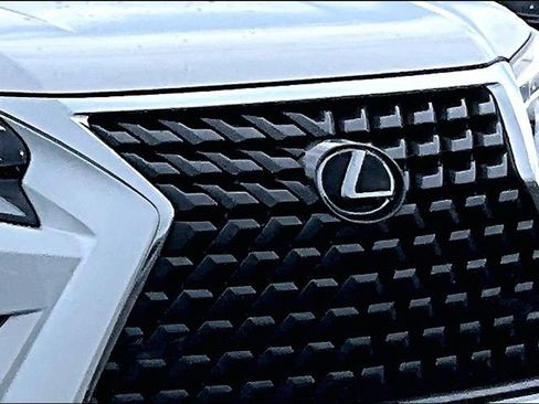 Used 2022 Lexus GX 460 Premium w/ Premium Package AWD/4WD image 38