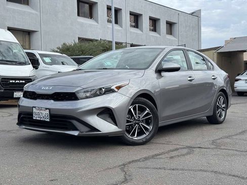Used 2023 Kia Forte LXS FWD image 2