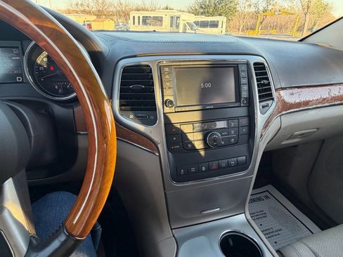 Used 2012 Jeep Grand Cherokee Overland w/ Trailer Tow Group IV image 13